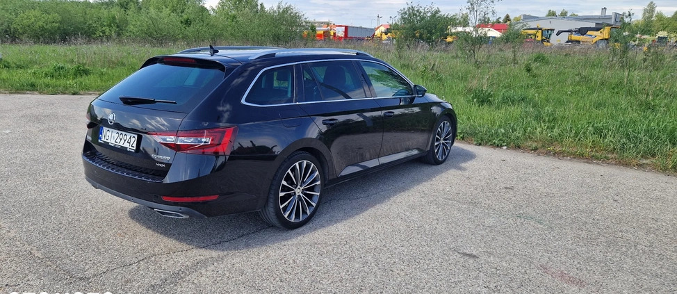 Skoda Superb cena 79950 przebieg: 258500, rok produkcji 2017 z Giżycko małe 79